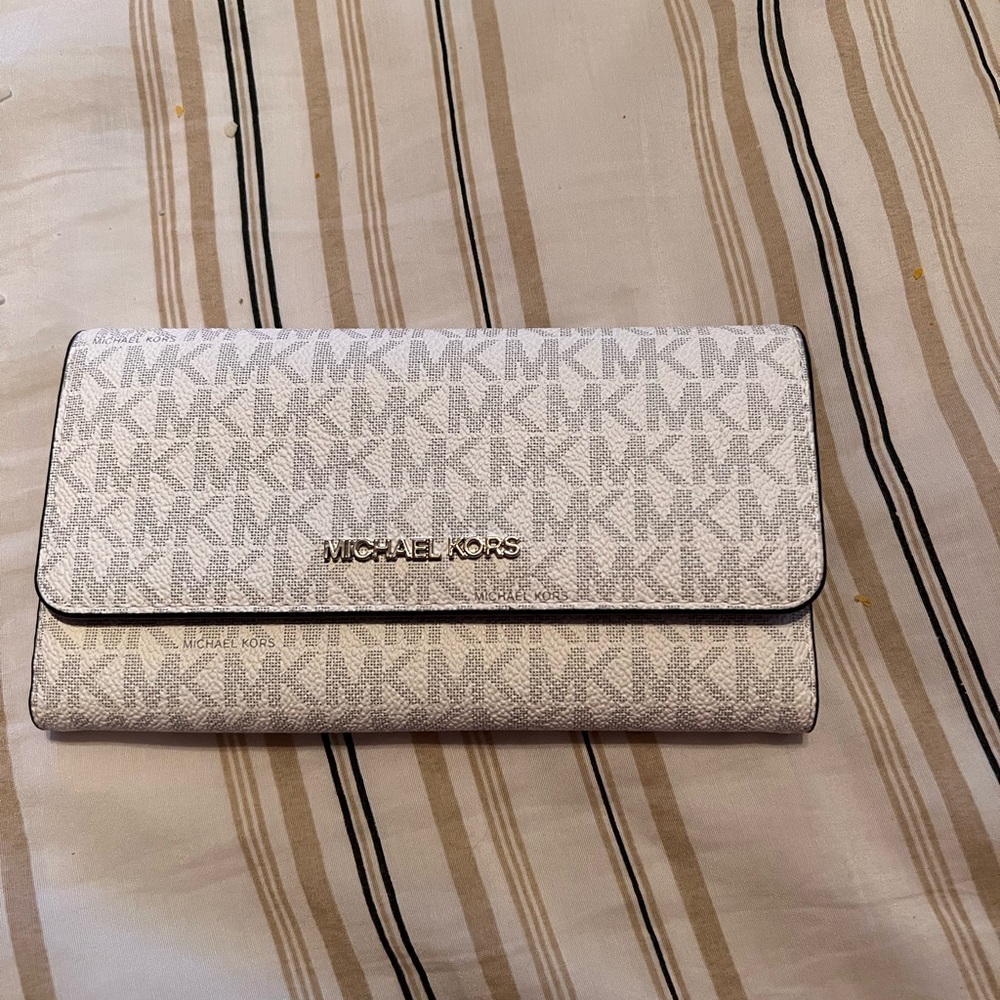 Michael kors wallet